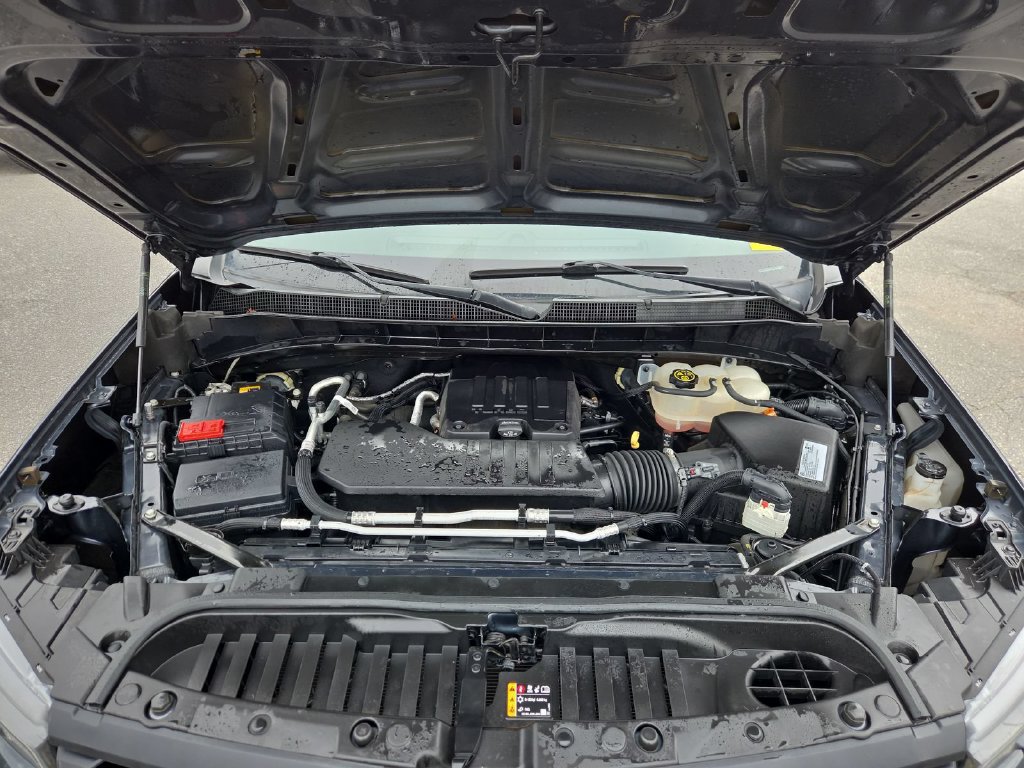 Certified 2021 Chevrolet Silverado 1500 Custom w/ LPO, Dark Essentials Package AWD/4WD image 23