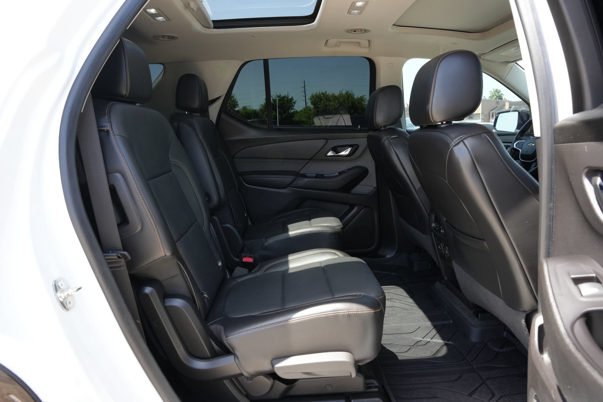 Used 2019 Chevrolet Traverse Premier w/ Redline Edition FWD image 23