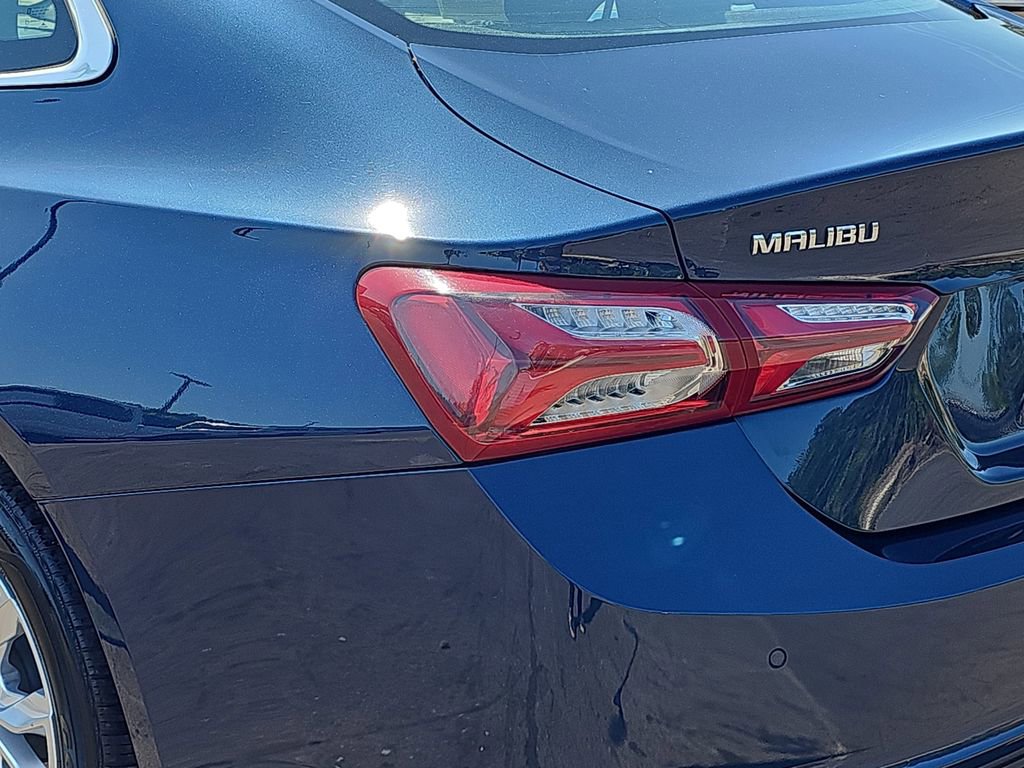 Used 2021 Chevrolet Malibu LT image 36