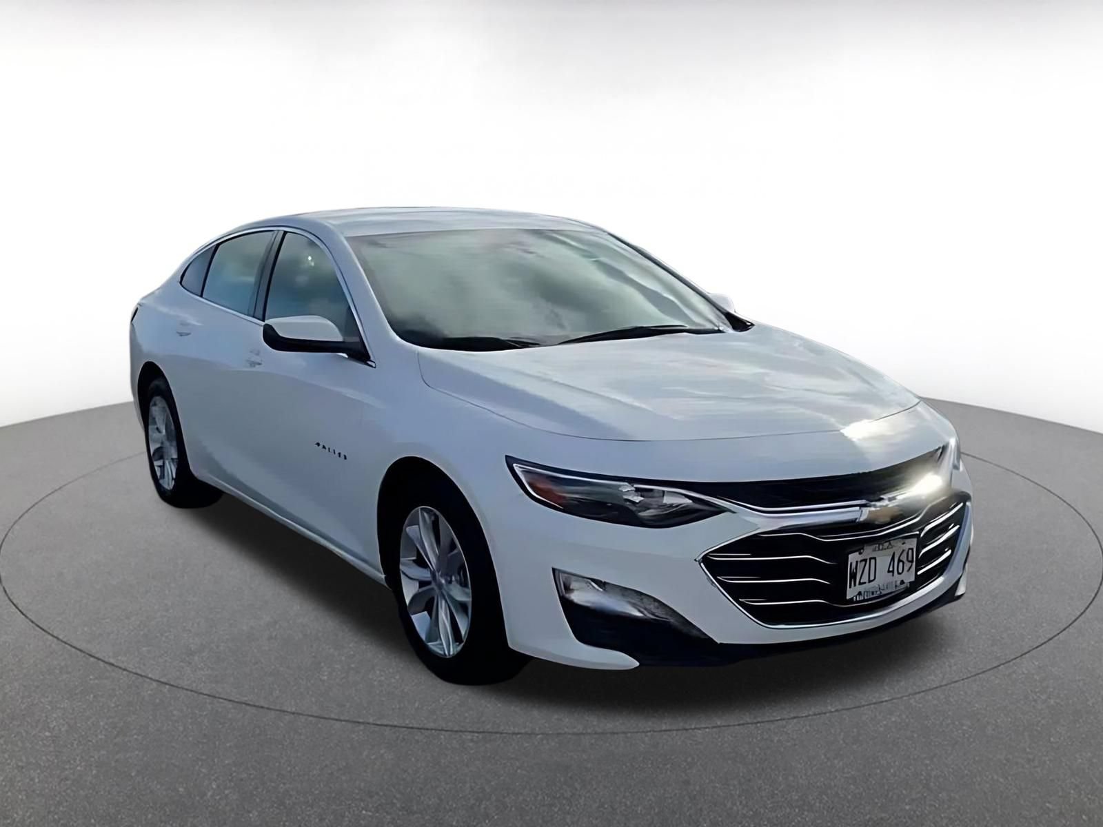 Used 2024 Chevrolet Malibu LT FWD image 3