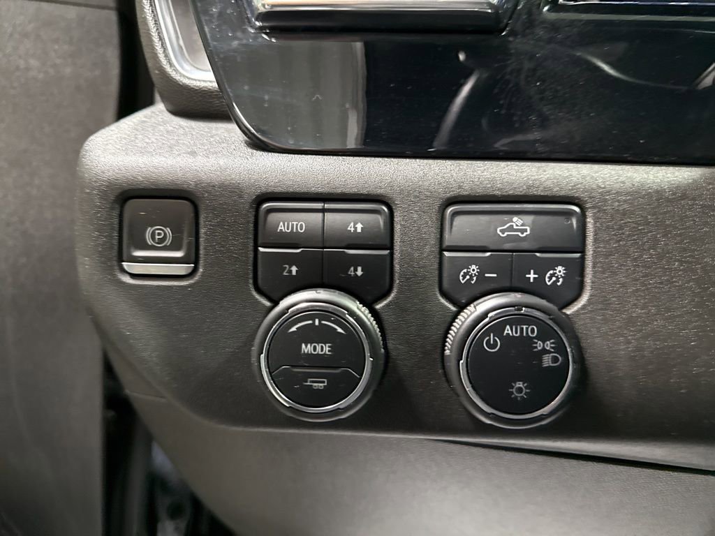 Used 2023 Chevrolet Silverado 1500 LT w/ Z71 Off-Road Package image 28