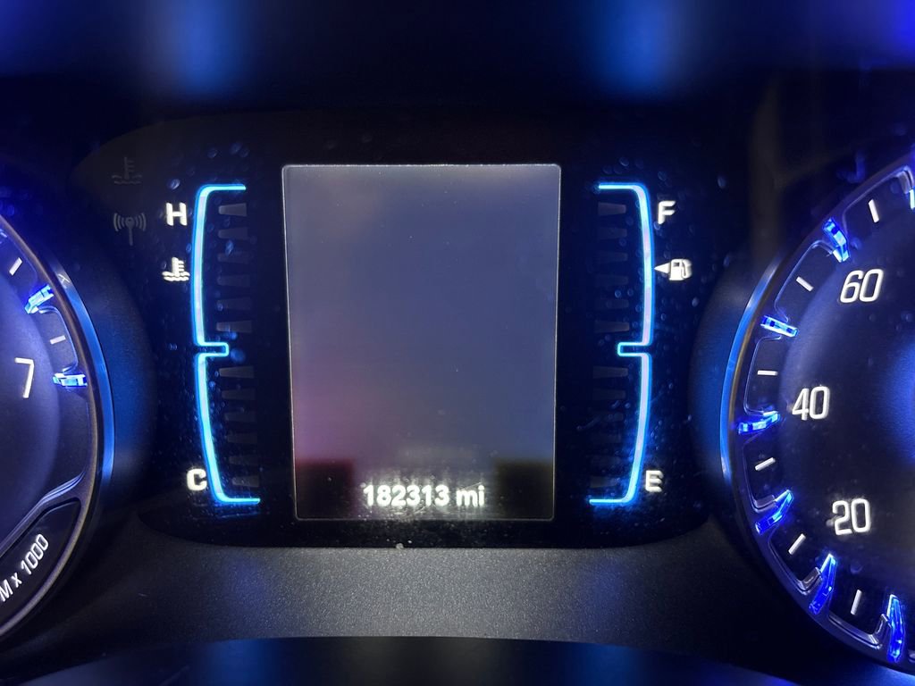 Used 2017 Chrysler Pacifica Touring-L FWD image 17