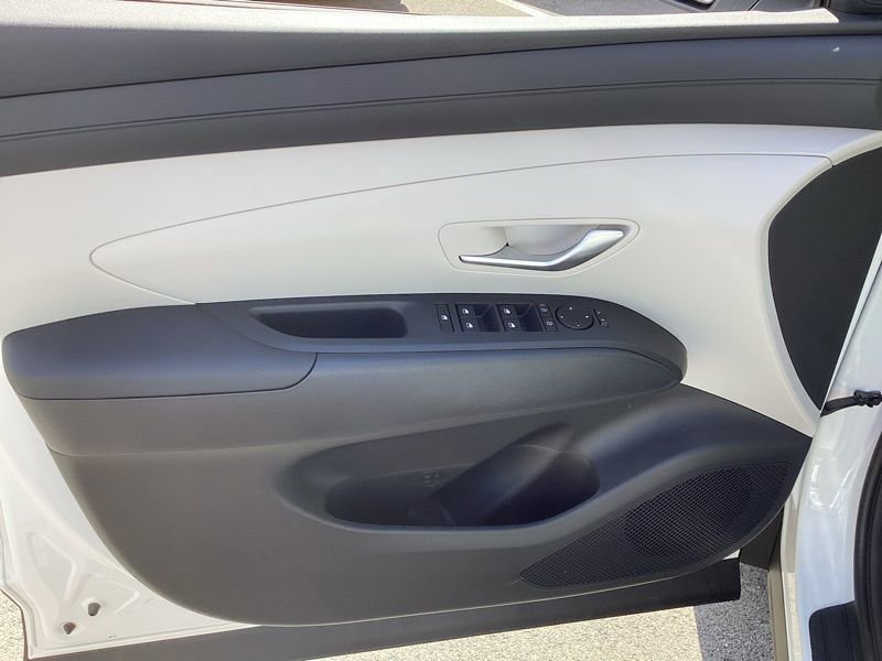 New 2026 Hyundai Tucson SE image 24