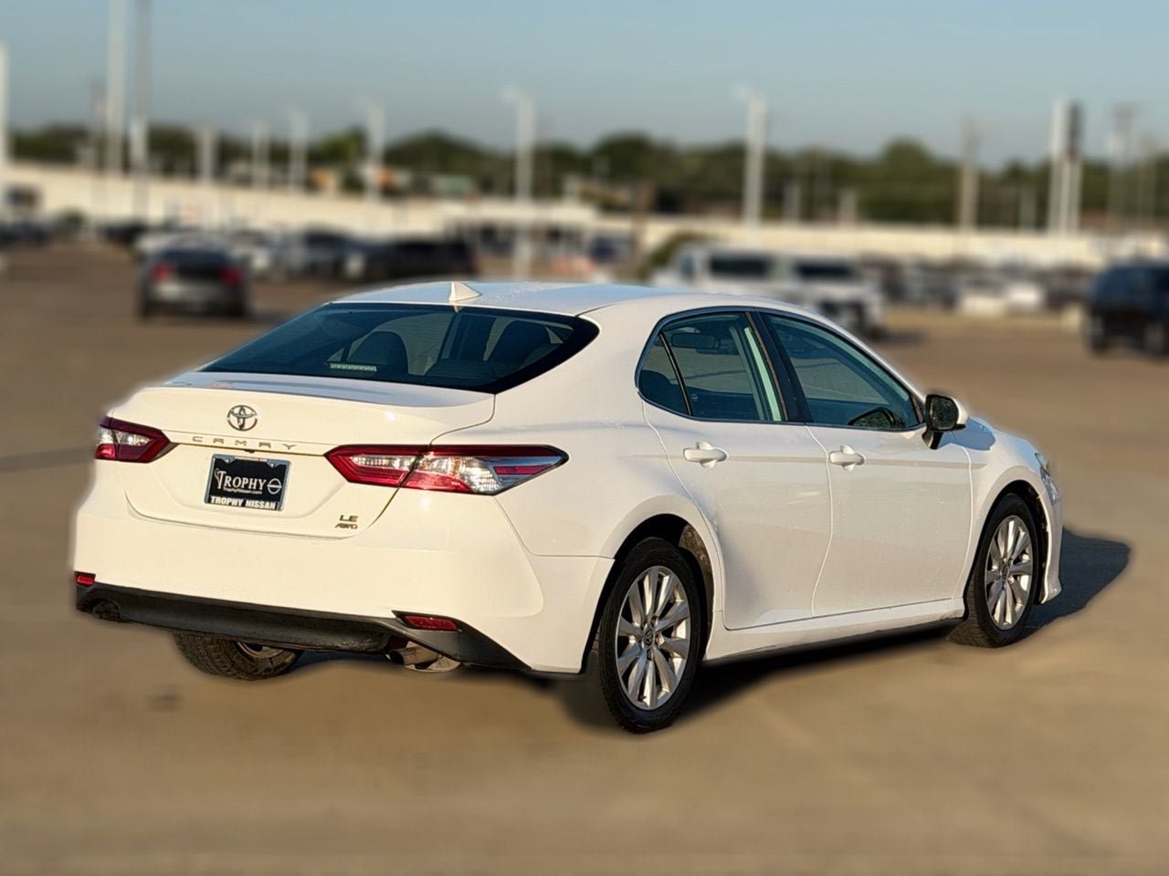 Used 2020 Toyota Camry LE AWD/4WD image 8