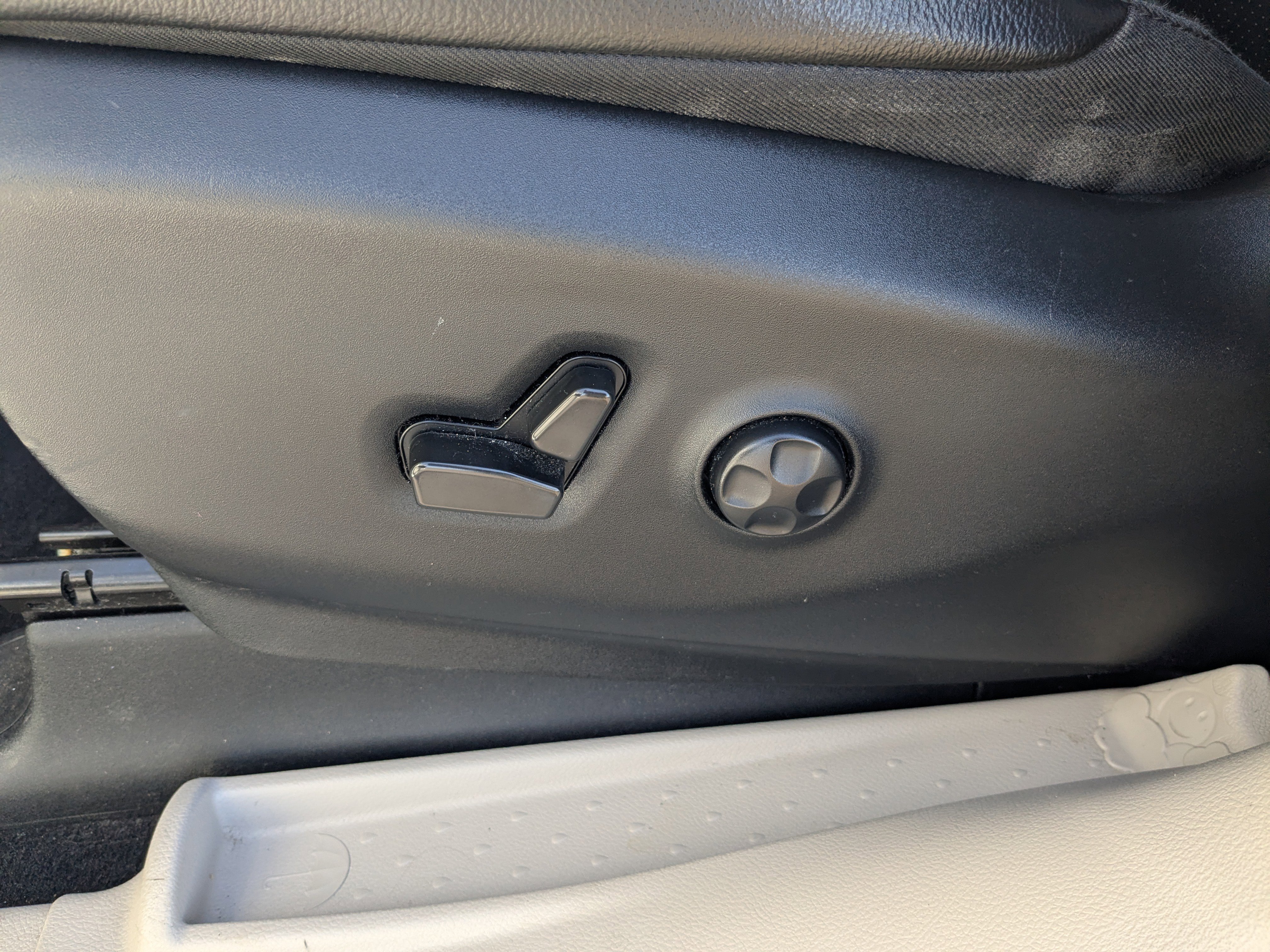 Used 2022 Chrysler Pacifica Touring-L image 29