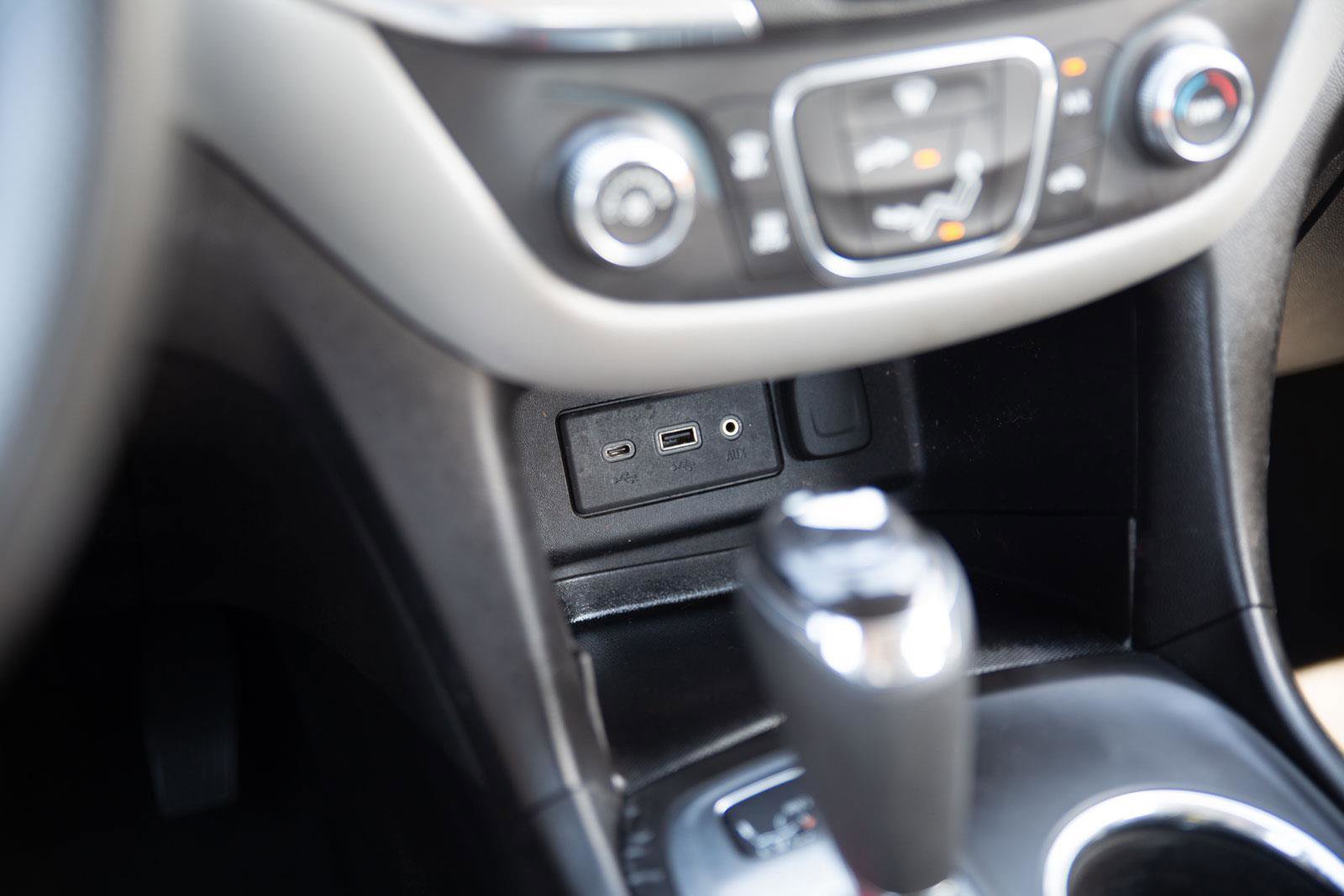 Used 2019 Chevrolet Equinox LS AWD/4WD image 15