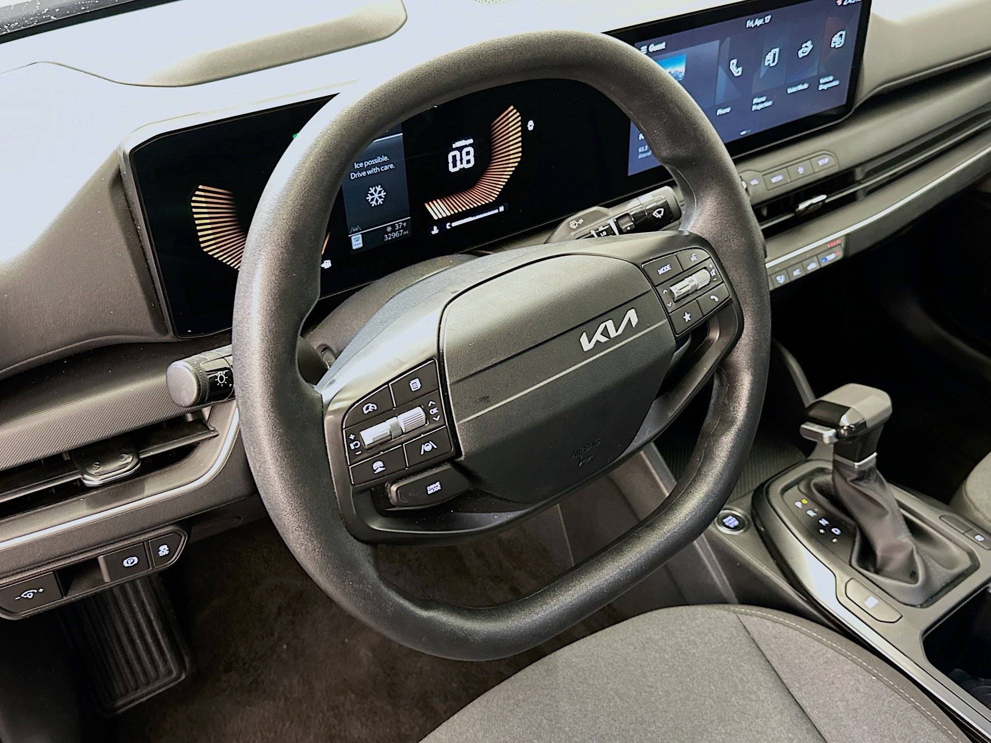 Used 2025 Kia K4 FWD image 18