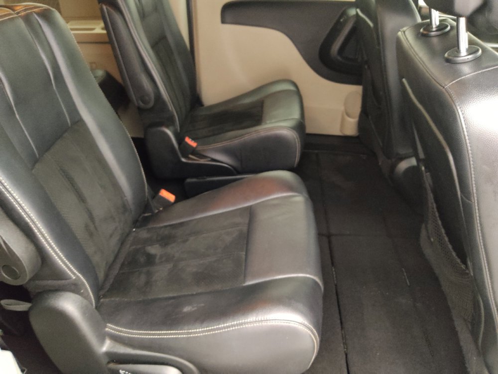 Used 2017 Dodge Grand Caravan SXT image 19