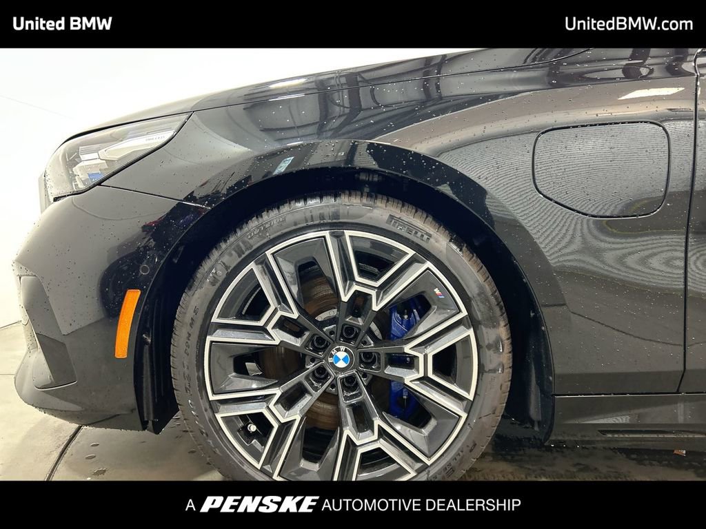 New 2026 BMW 550e xDrive w/ Premium Package image 10