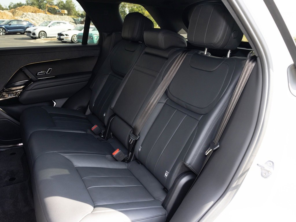 Used 2023 Land Rover Range Rover Sport SE Dynamic image 35