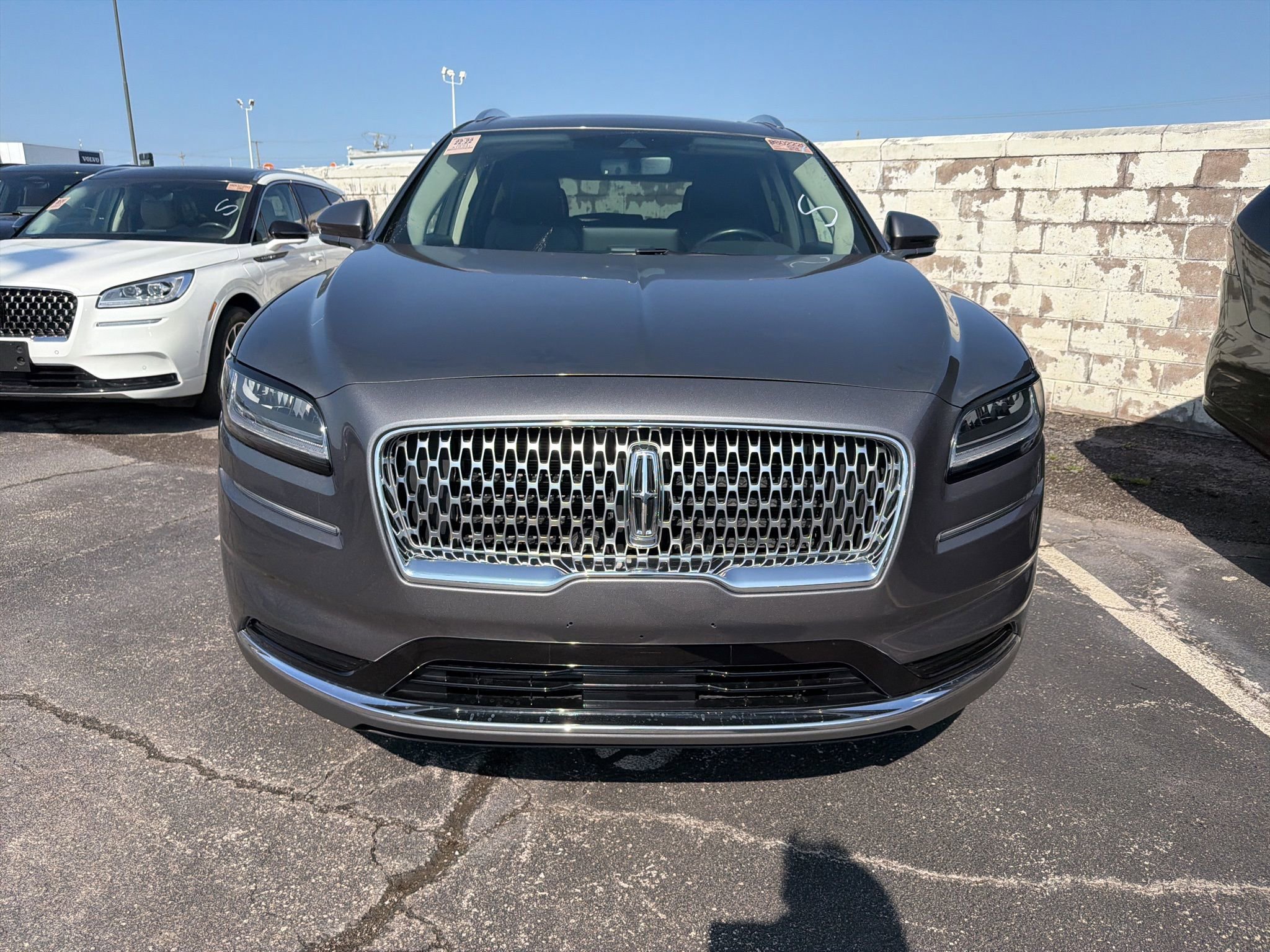 Used 2023 Lincoln Nautilus Reserve w/ Luxury Package image 2