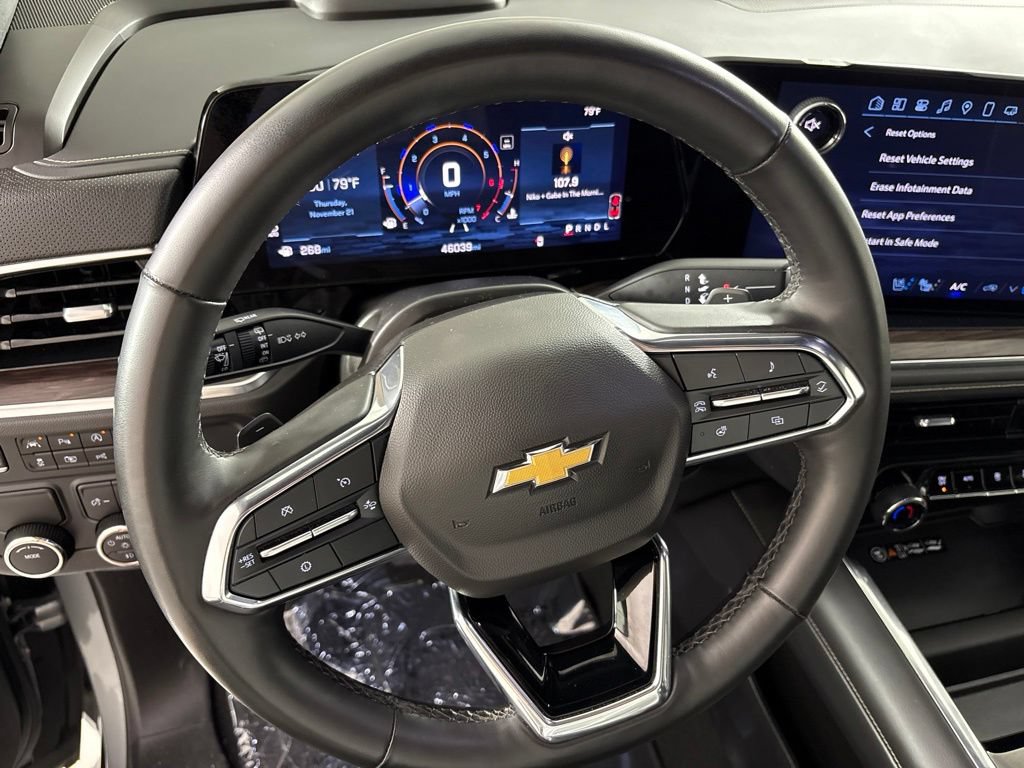 Certified 2025 Chevrolet Suburban Premier RWD image 36