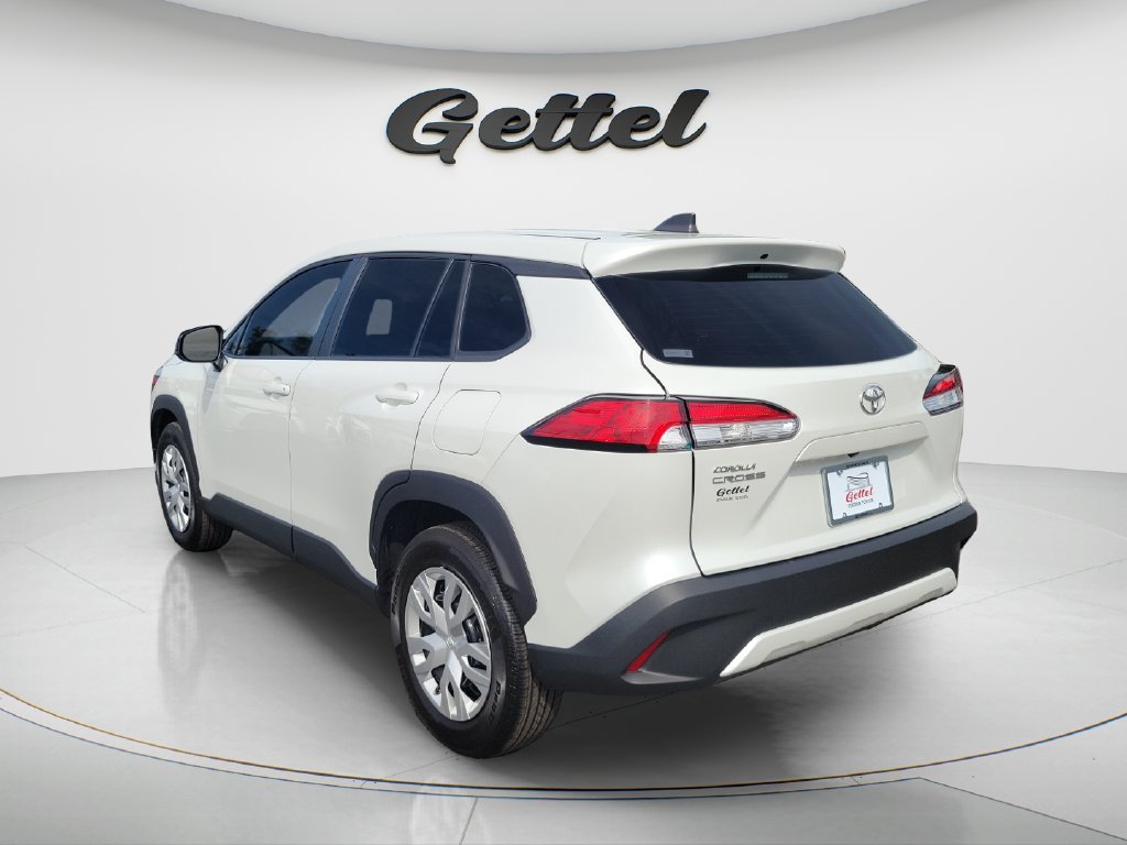 Used 2025 Toyota Corolla Cross L FWD image 7