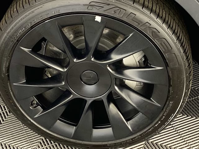 Used 2023 Tesla Model Y Long Range AWD/4WD image 29
