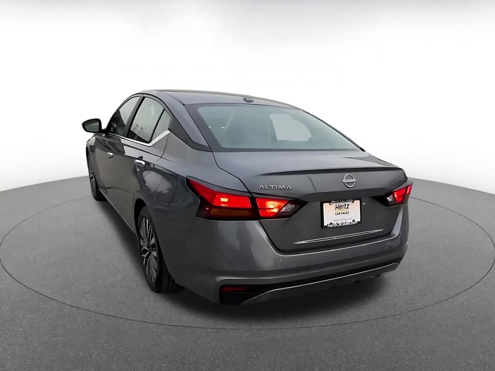 Used 2025 Nissan Altima 2.5 SV image 11