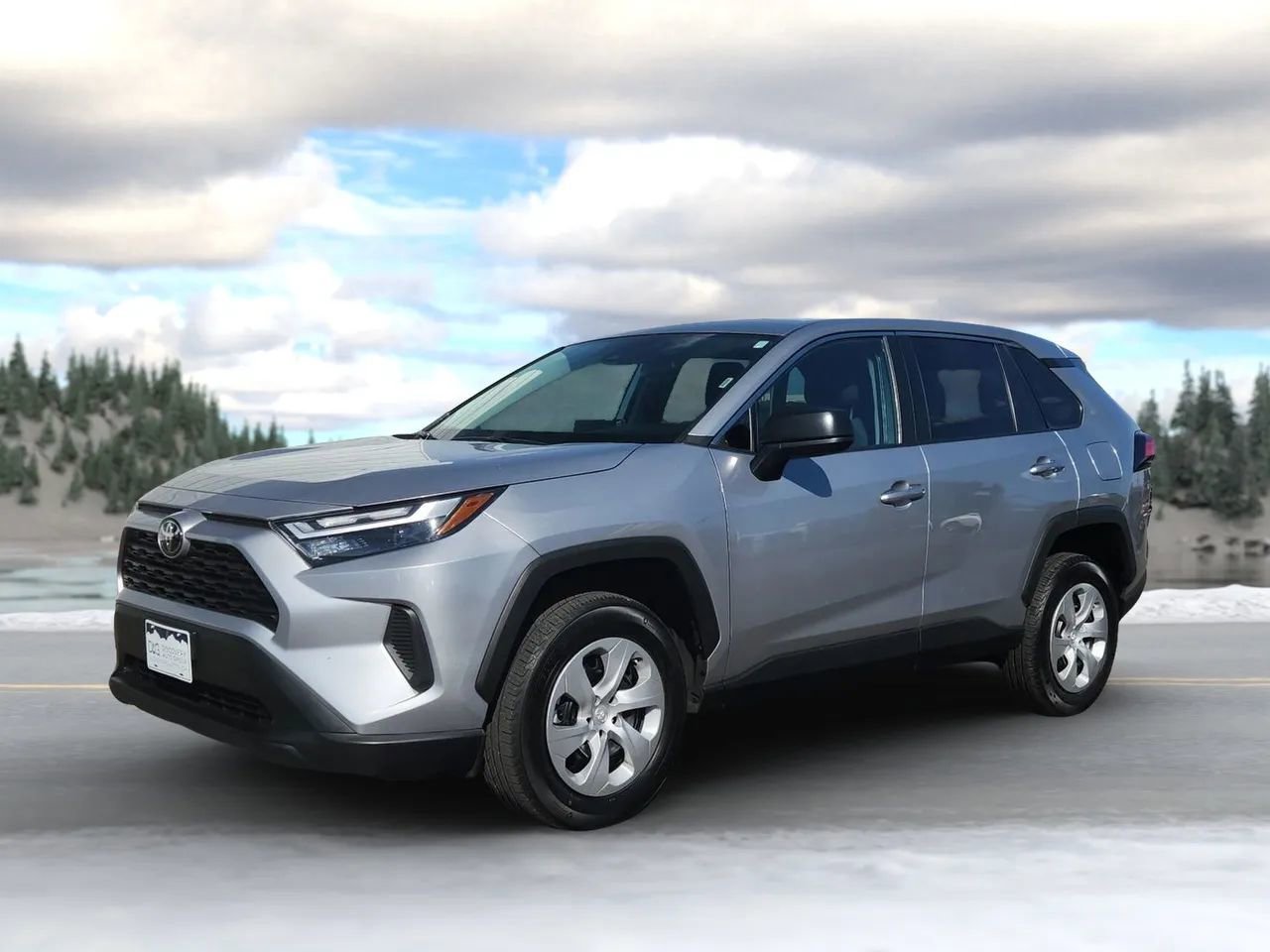 Used 2024 Toyota RAV4 LE image 1