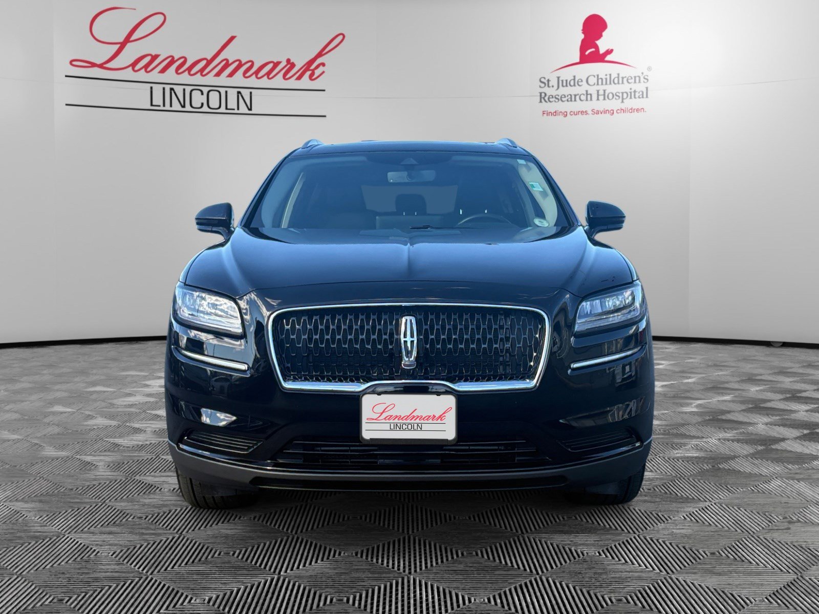 Certified 2023 Lincoln Nautilus Reserve w/ Monochromatic Package image 8