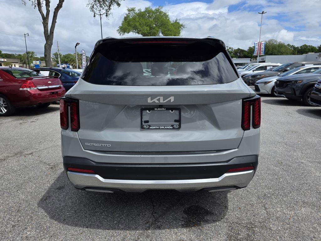 Used 2025 Kia Sorento S w/ Panoramic Sunroof Package image 4