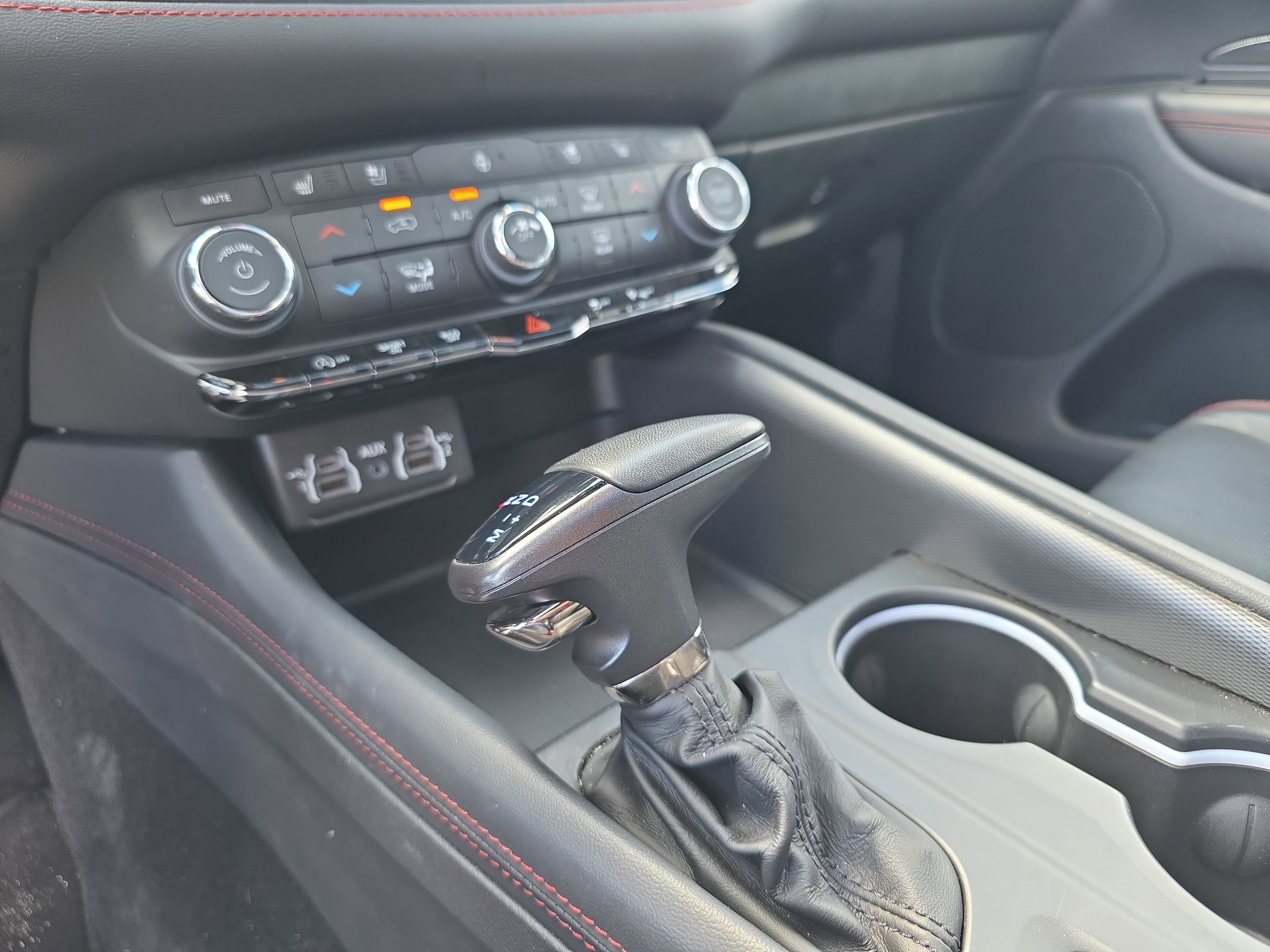 Used 2024 Dodge Durango GT image 38