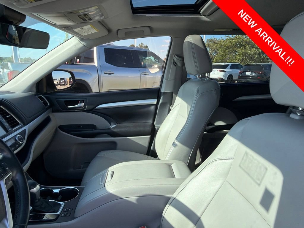 Used 2018 Toyota Highlander XLE AWD/4WD image 7