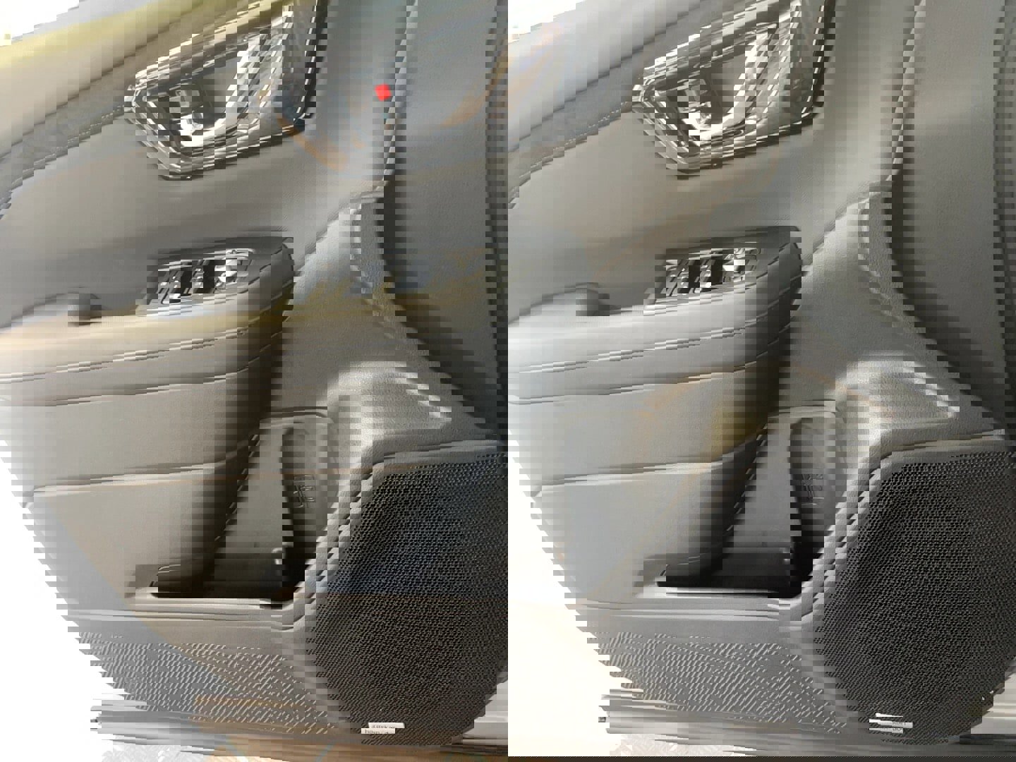 Used 2025 Subaru Forester Limited image 8