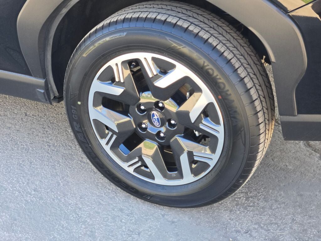 Certified 2025 Subaru Forester Premium AWD/4WD image 16