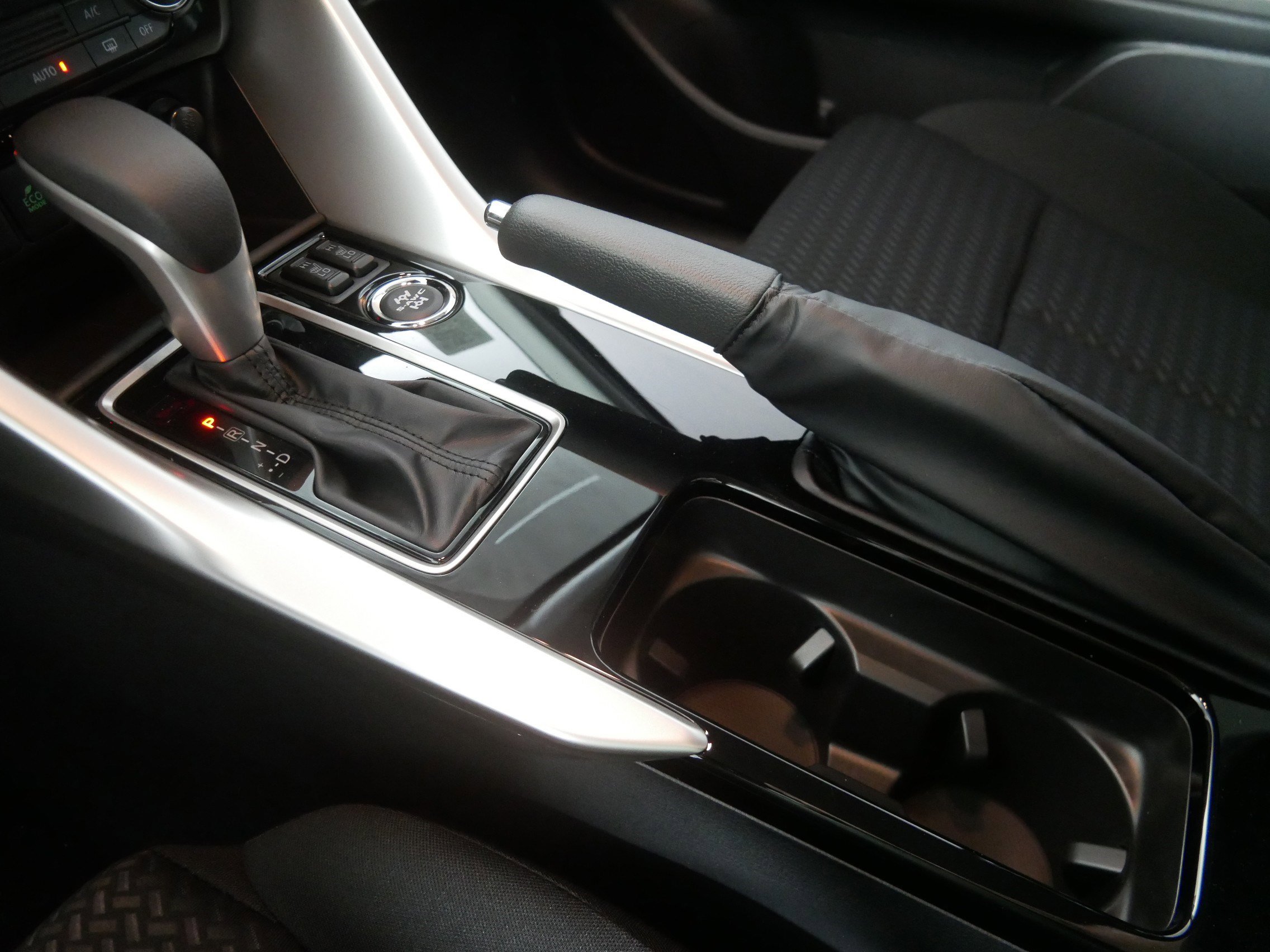 New 2025 Mitsubishi Eclipse Cross LE image 6