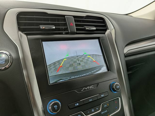 Used 2019 Ford Fusion SE FWD image 5