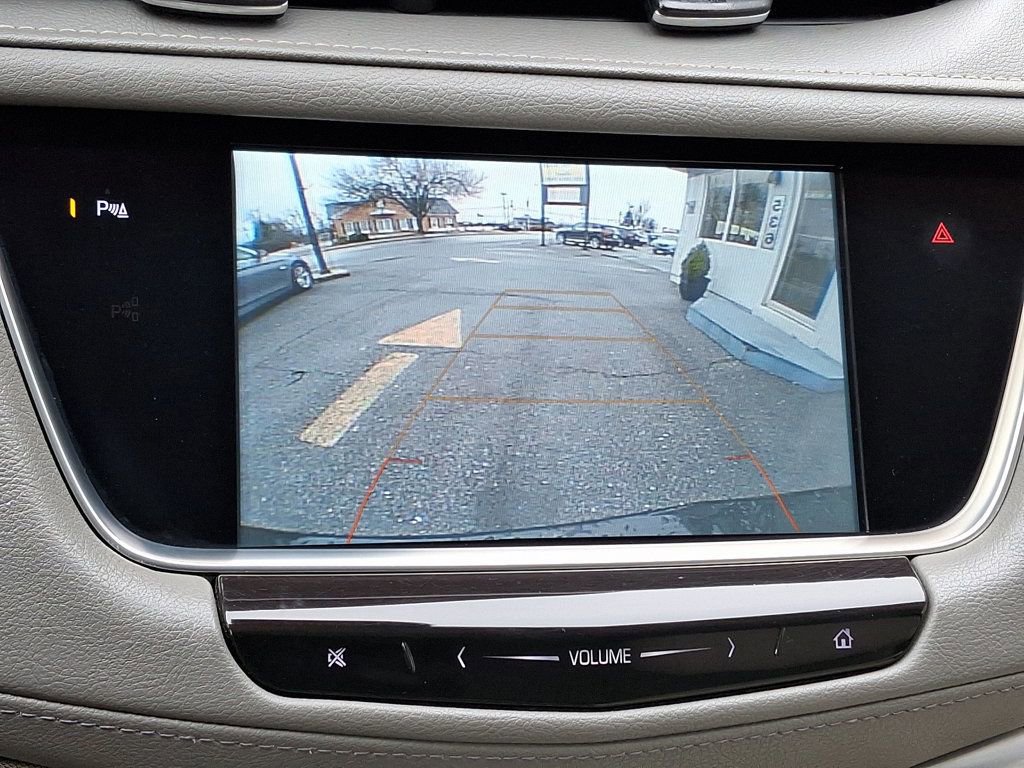Used 2018 Cadillac XT5 Luxury w/ Driver Awareness Package image 18
