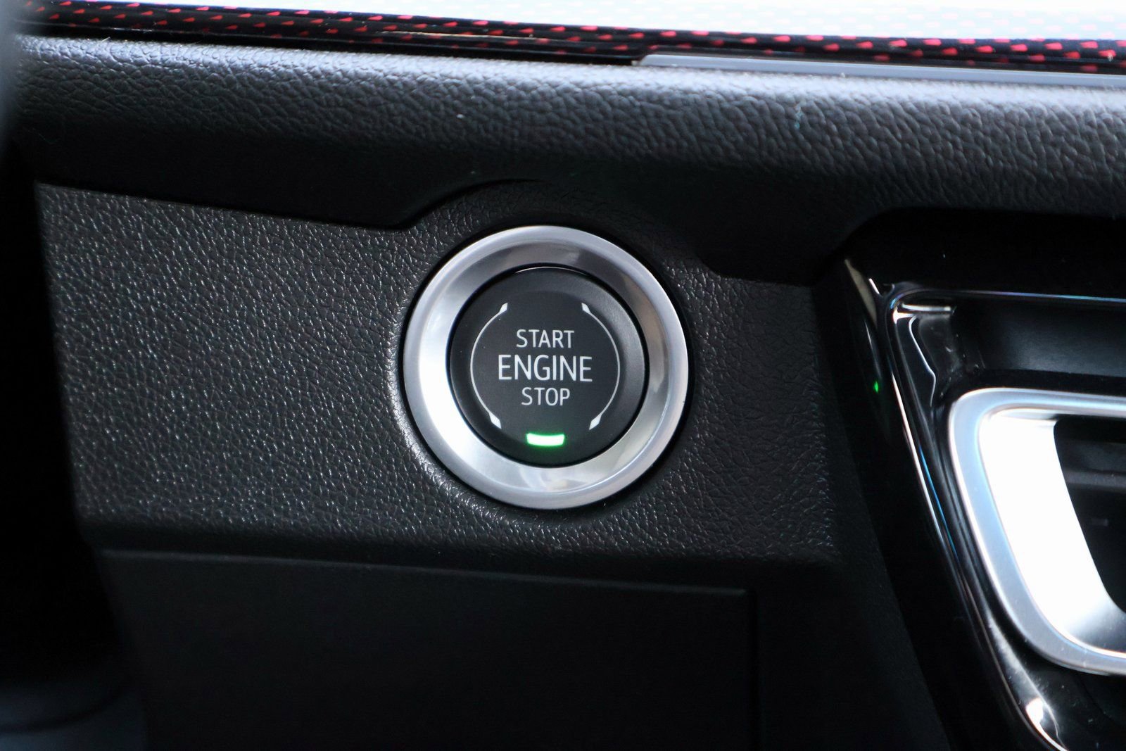 Used 2024 Chevrolet Traverse RS w/ LPO, Floor Liner Package image 38