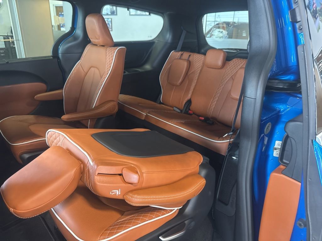 New 2026 Chrysler Pacifica Pinnacle image 45