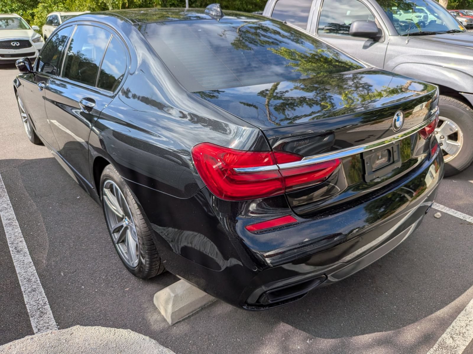Used 2018 BMW 750i RWD image 4