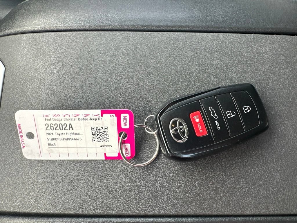 Used 2024 Toyota Highlander Platinum AWD/4WD image 57
