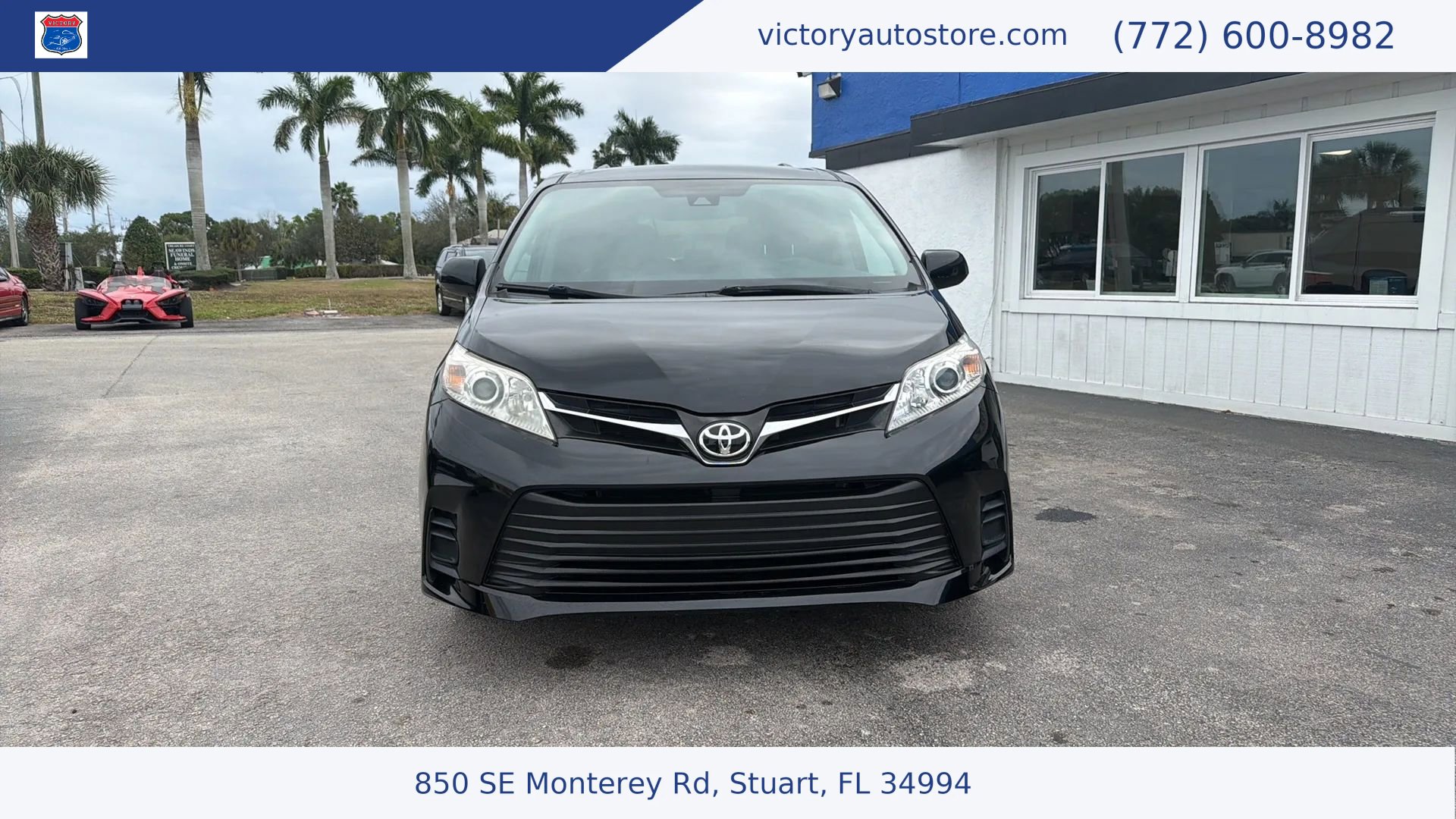 Used 2019 Toyota Sienna LE FWD image 2