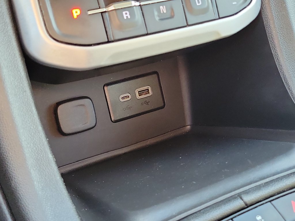 Used 2023 GMC Acadia SLE w/ Driver Convenience Package FWD image 28