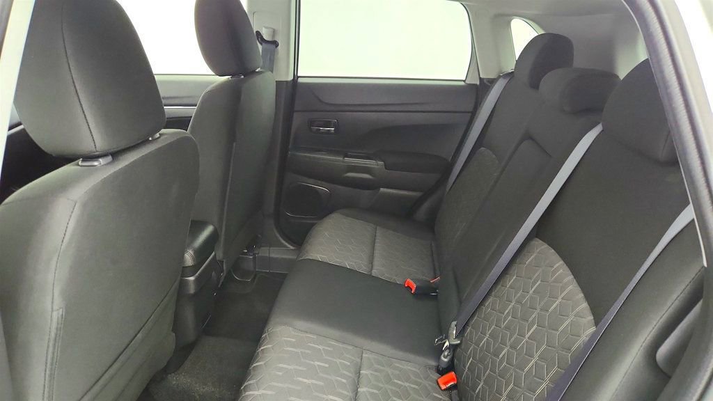 Used 2025 Mitsubishi Outlander Sport AWD image 20