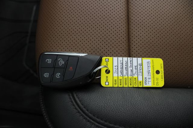 Used 2023 Chevrolet Silverado 1500 High Country w/ High Country Premium Package image 9