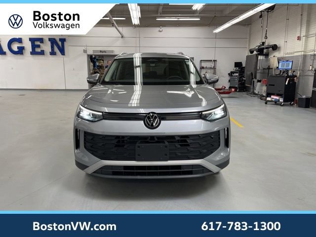 Used 2025 Volkswagen Tiguan S w/ 18" Wheel Package image 6