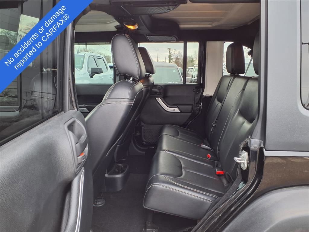 Used 2016 Jeep Wrangler Unlimited Rubicon image 14