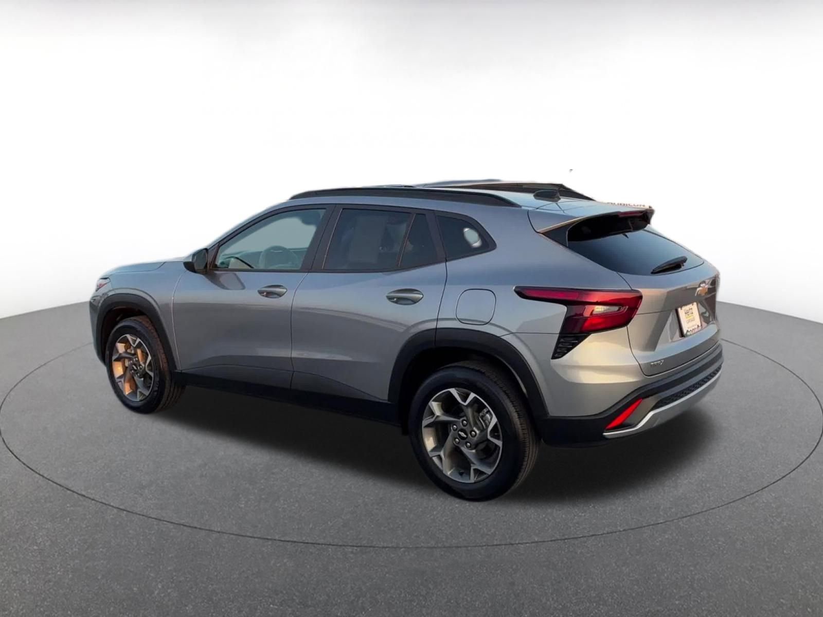 Used 2025 Chevrolet Trax LT image 10