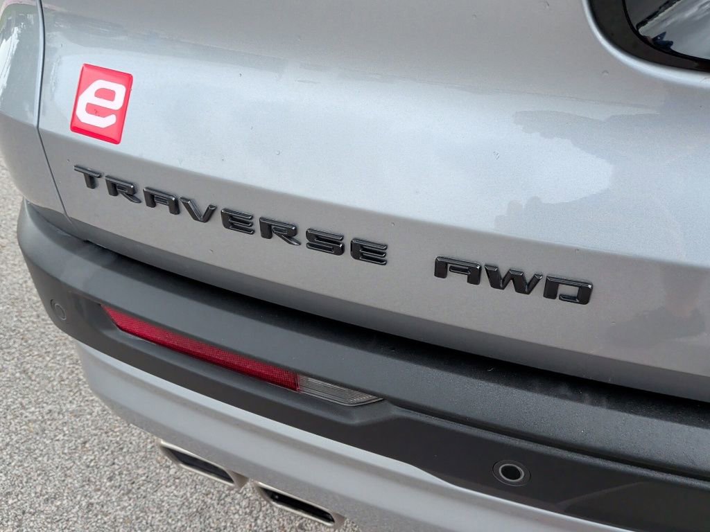 Used 2025 Chevrolet Traverse Z71 AWD/4WD image 43