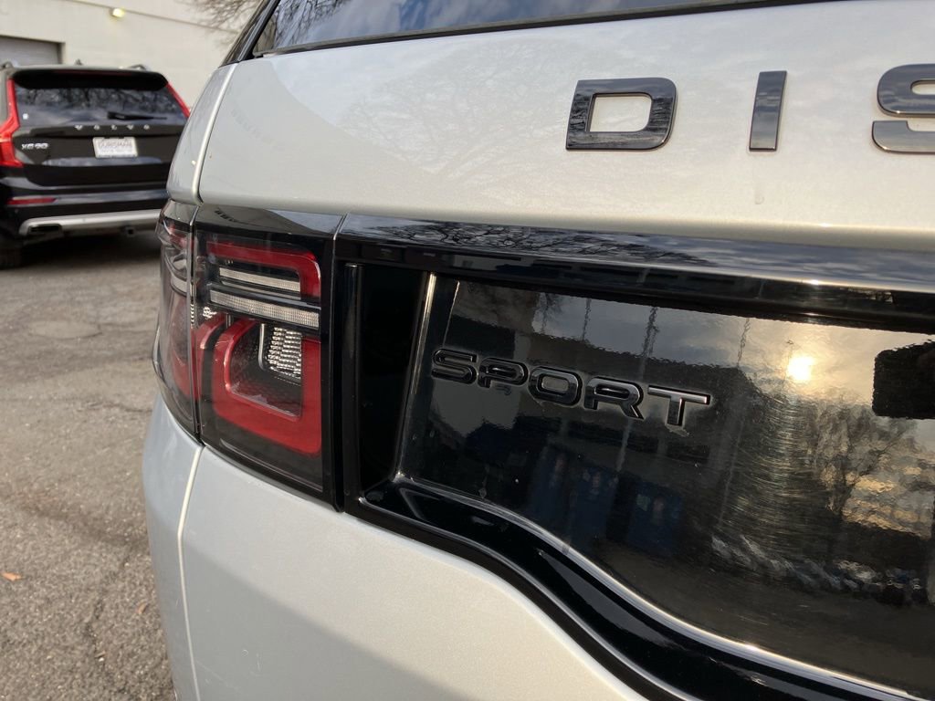 Used 2023 Land Rover Discovery Sport SE R-Dynamic image 13