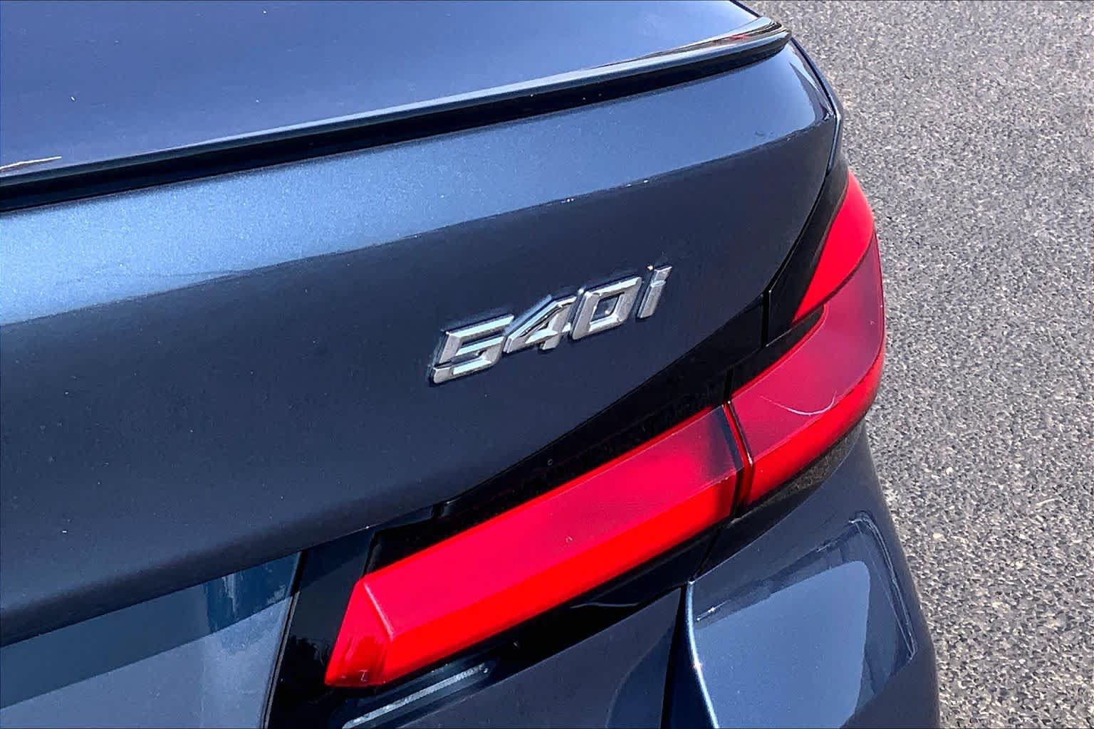 Used 2023 BMW 540i w/ M Sport Package RWD image 10