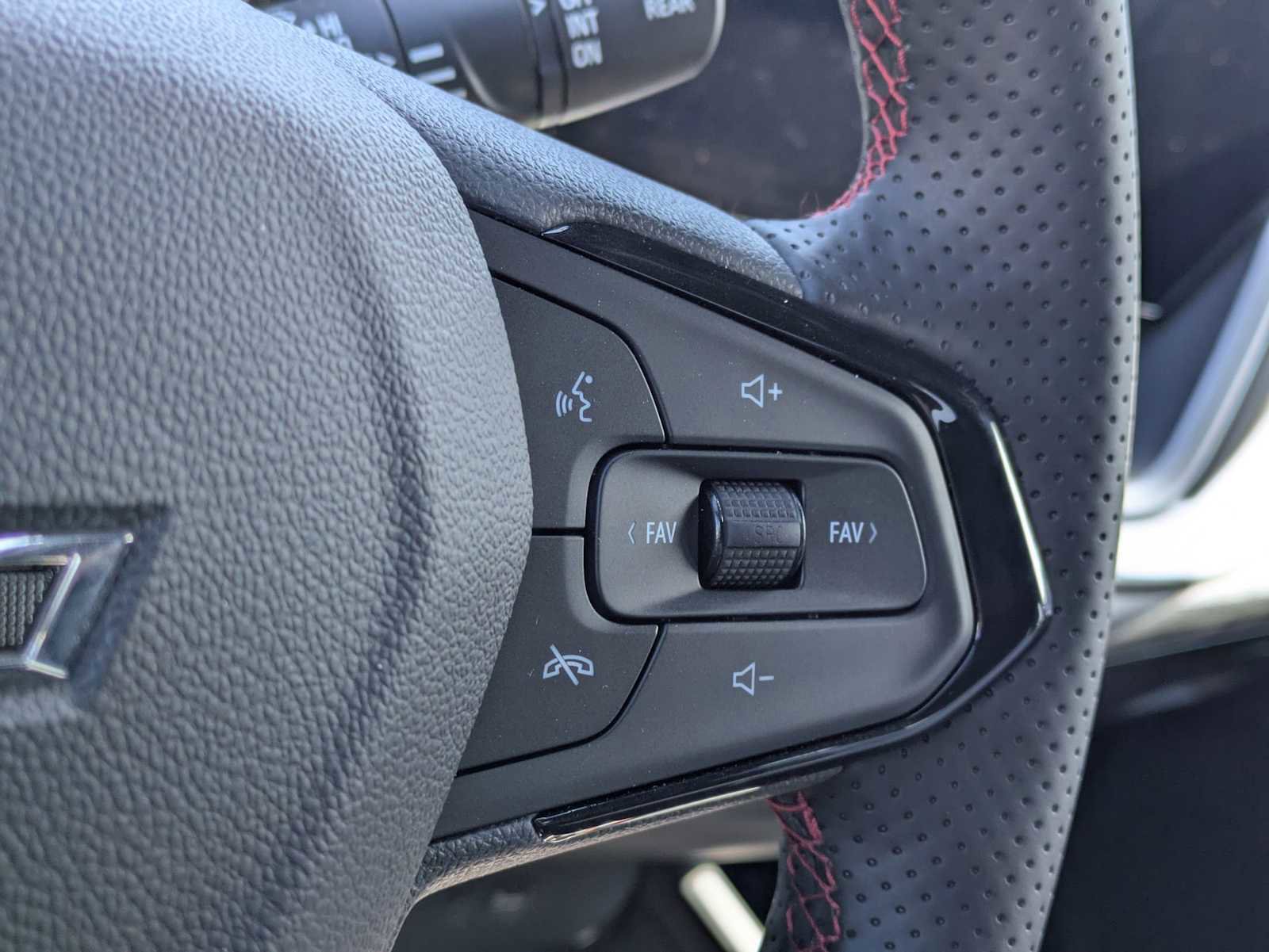 New 2026 Chevrolet Trax RS w/ Sunroof Package FWD image 26