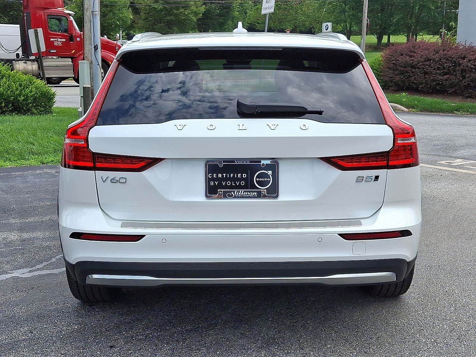 Certified 2024 Volvo V60 B5 Cross Country Plus w/ Protection Package Premier image 5