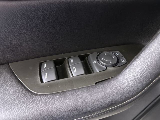 Used 2025 Chevrolet Blazer LT FWD image 24
