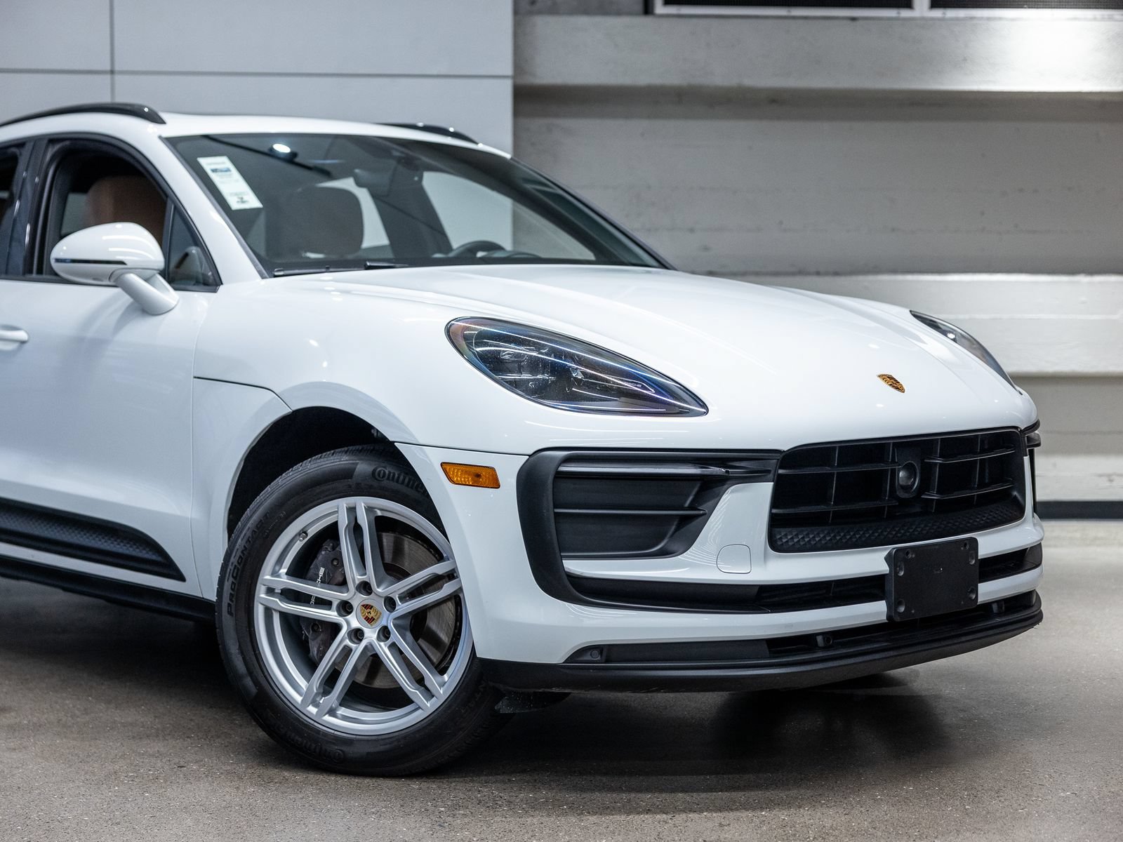 Certified 2024 Porsche Macan AWD/4WD image 15