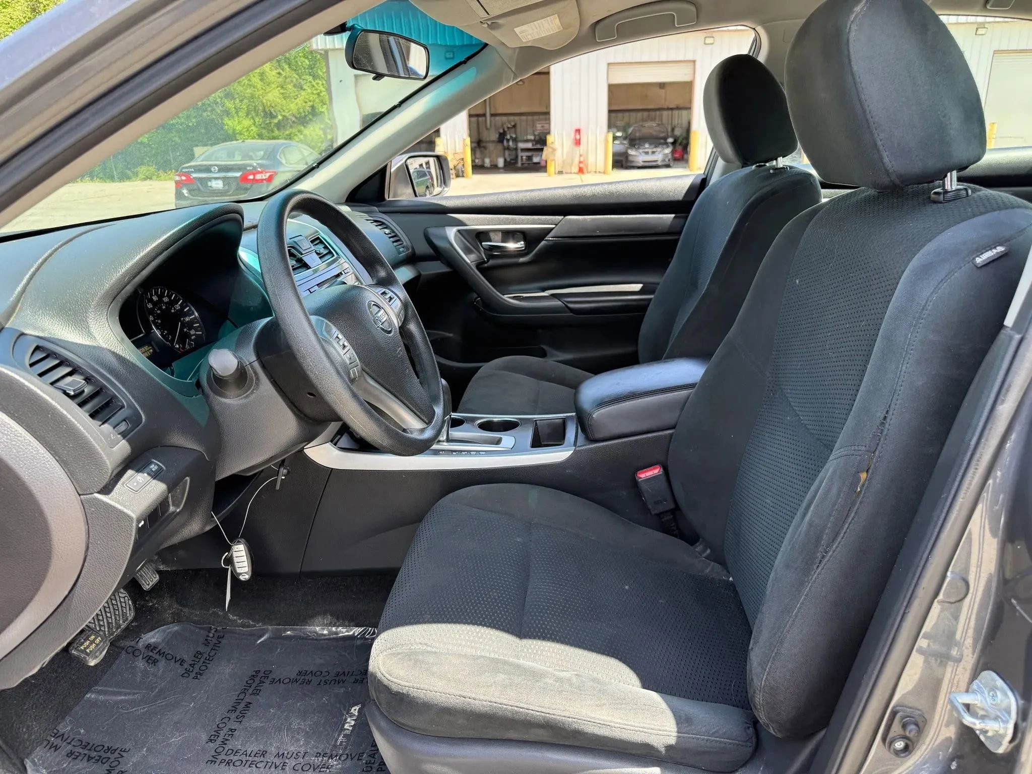 Used 2015 Nissan Altima 2.5 S w/ Special Edition Package FWD image 2