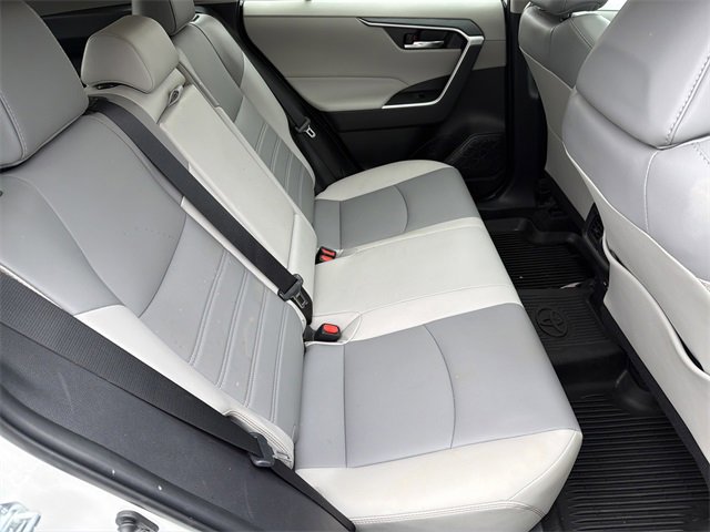 Used 2022 Toyota RAV4 XLE Premium image 15