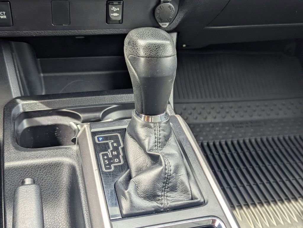 Used 2016 Toyota Tacoma SR5 RWD image 19